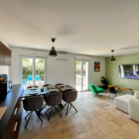 Climatisee 8 Pers, 4 Chambres, 3 Sdb Semesterbostad Saubion